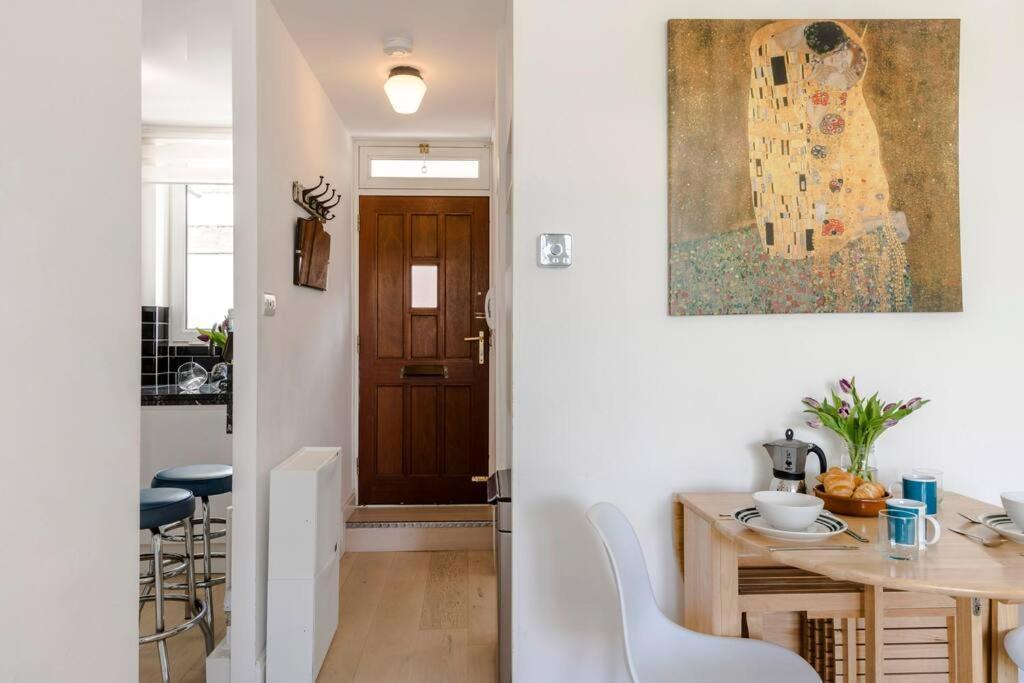 The Clarence, Central London Apartment W/ Wifi ภายนอก รูปภาพ