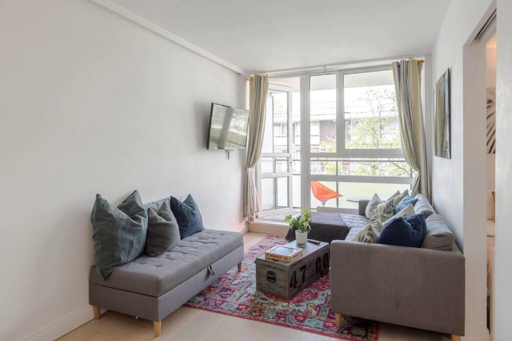 The Clarence, Central London Apartment W/ Wifi ภายนอก รูปภาพ