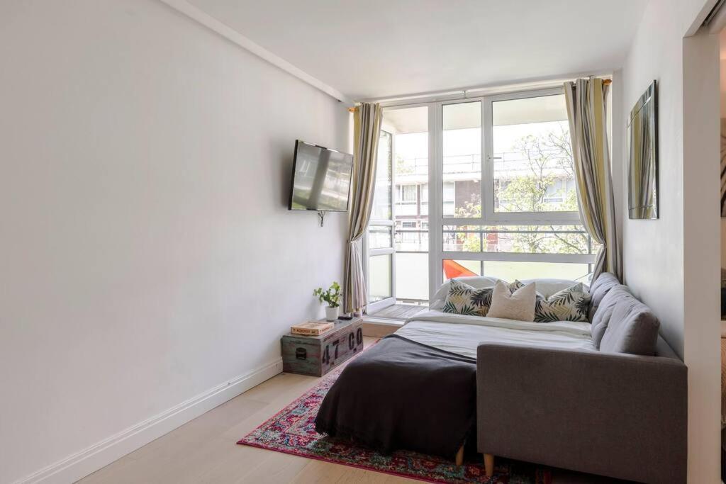 The Clarence, Central London Apartment W/ Wifi ภายนอก รูปภาพ