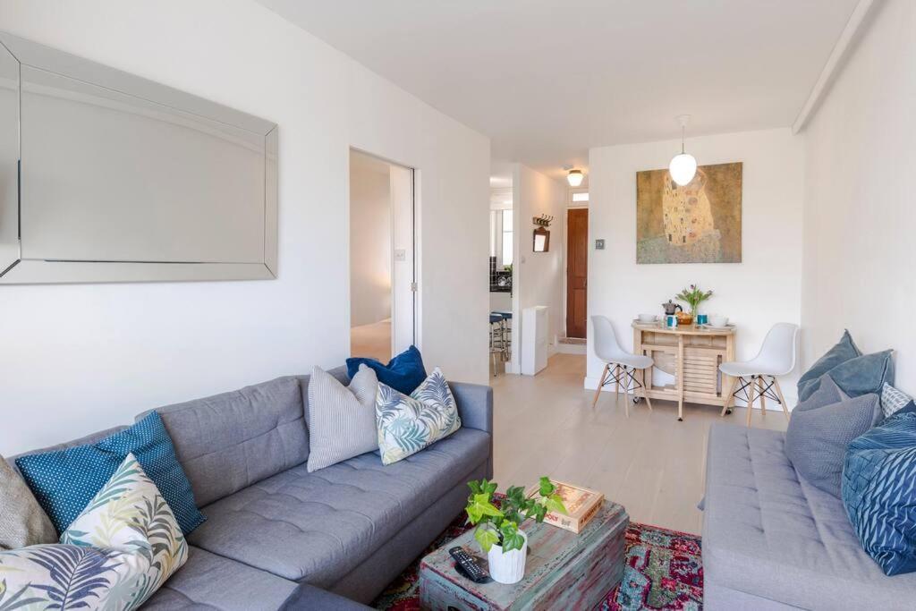 The Clarence, Central London Apartment W/ Wifi ภายนอก รูปภาพ