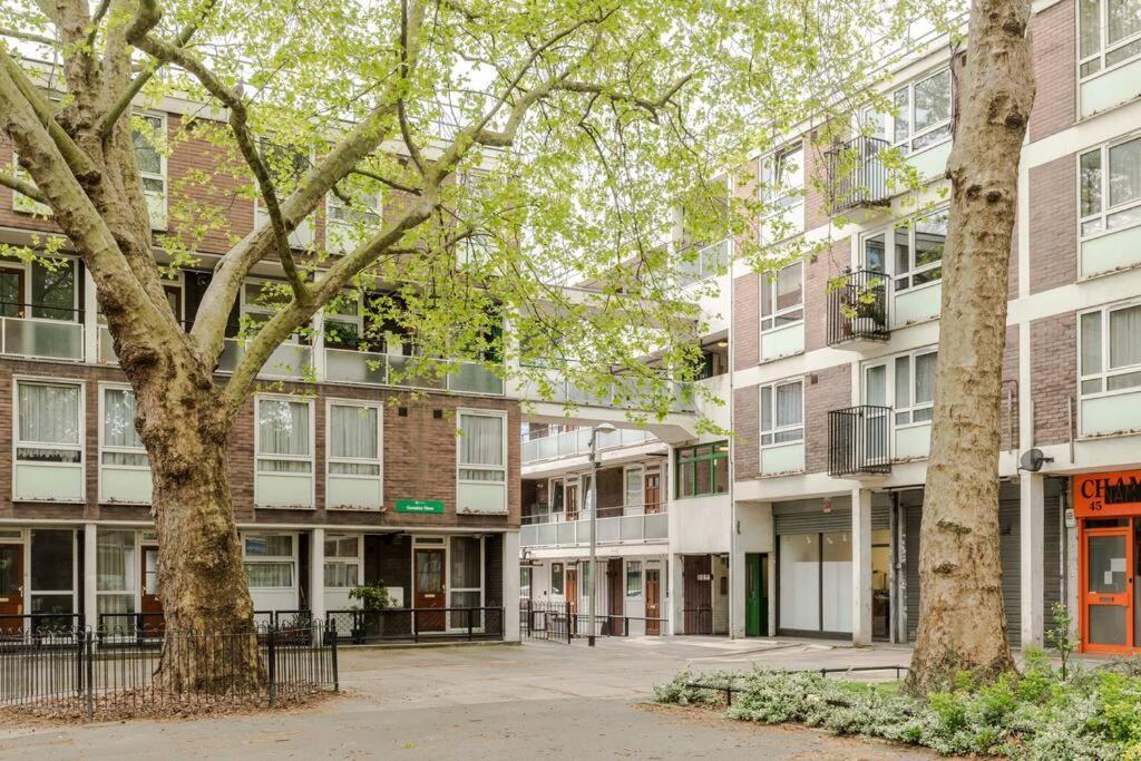 The Clarence, Central London Apartment W/ Wifi ภายนอก รูปภาพ
